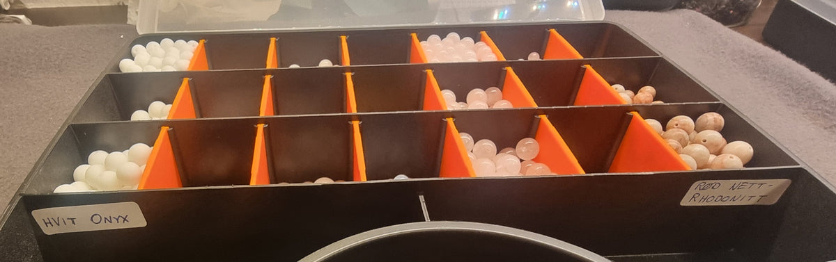 Steinperler til smykkelaging – lyse og rosa steinsorter