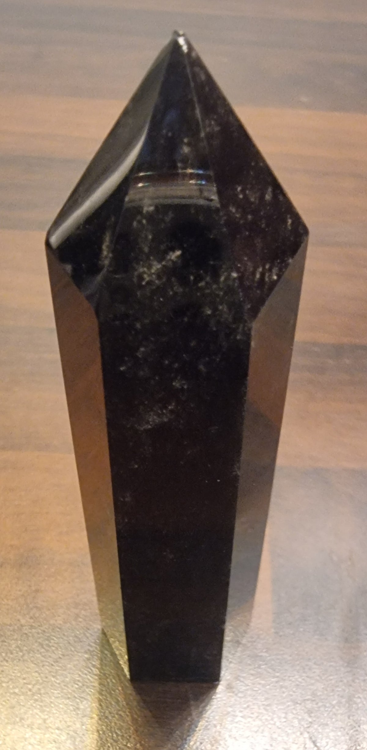 Svart obsidian tårn – ca. 10–11 cm