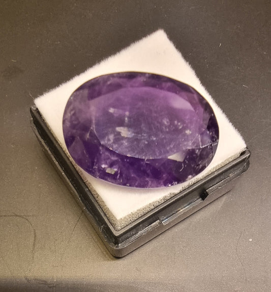 Stor naturlig ametyst – 23,05 ct – Deep Purple – IGI