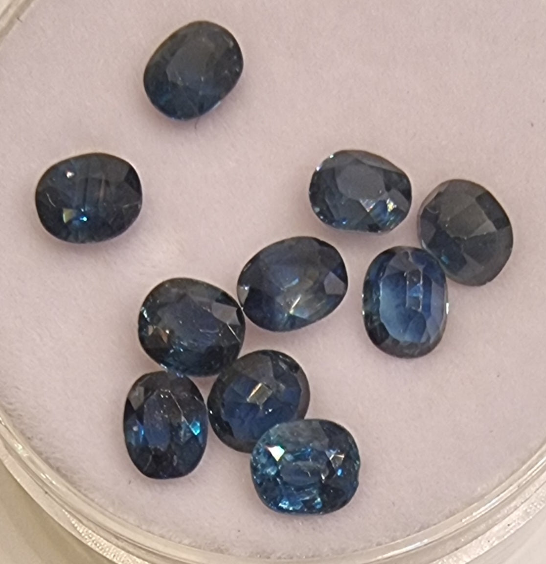 NATURLIG BLÅ SAFIR – OVALSLIPT – CA. 4,5 MM