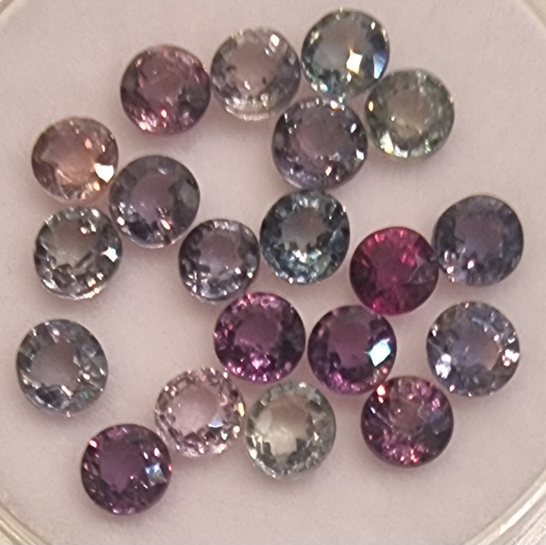 Multicolor safir – naturlig, fasettert – 20 stk.