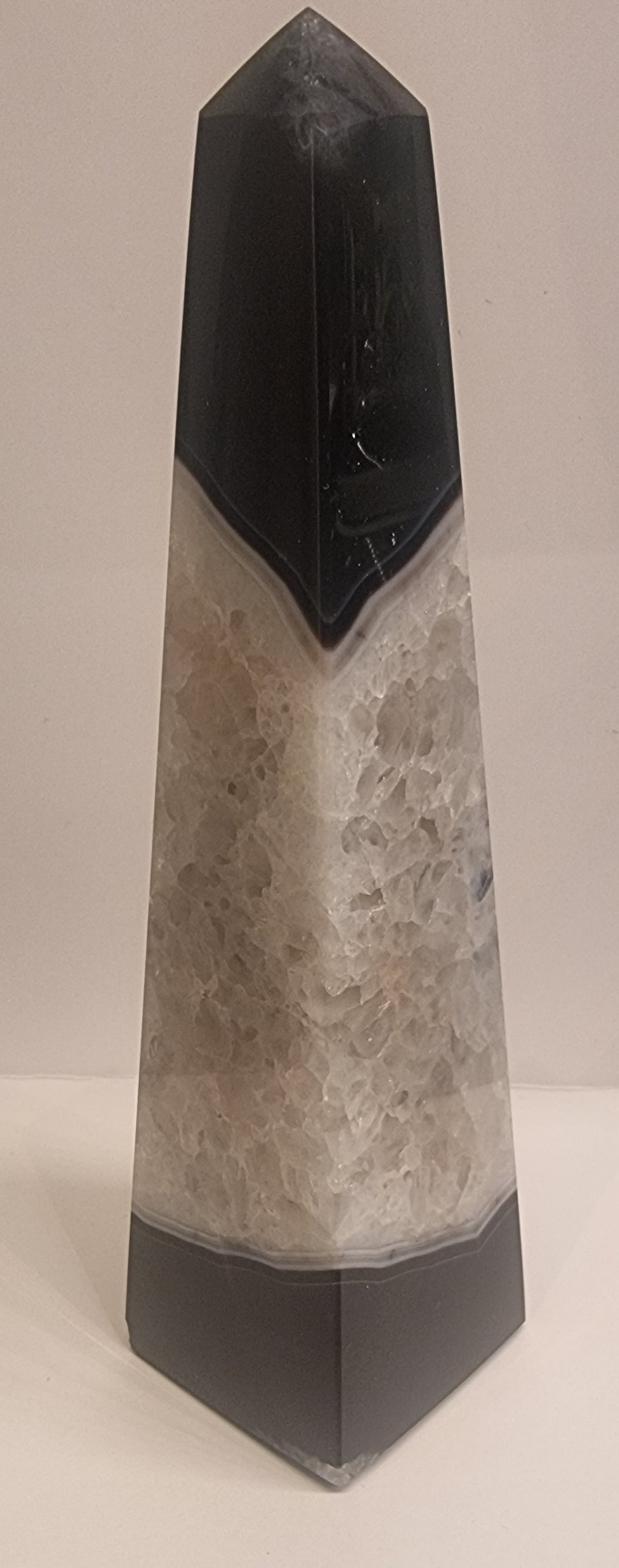 Stort agat-tårn med druzy – 18,8 cm