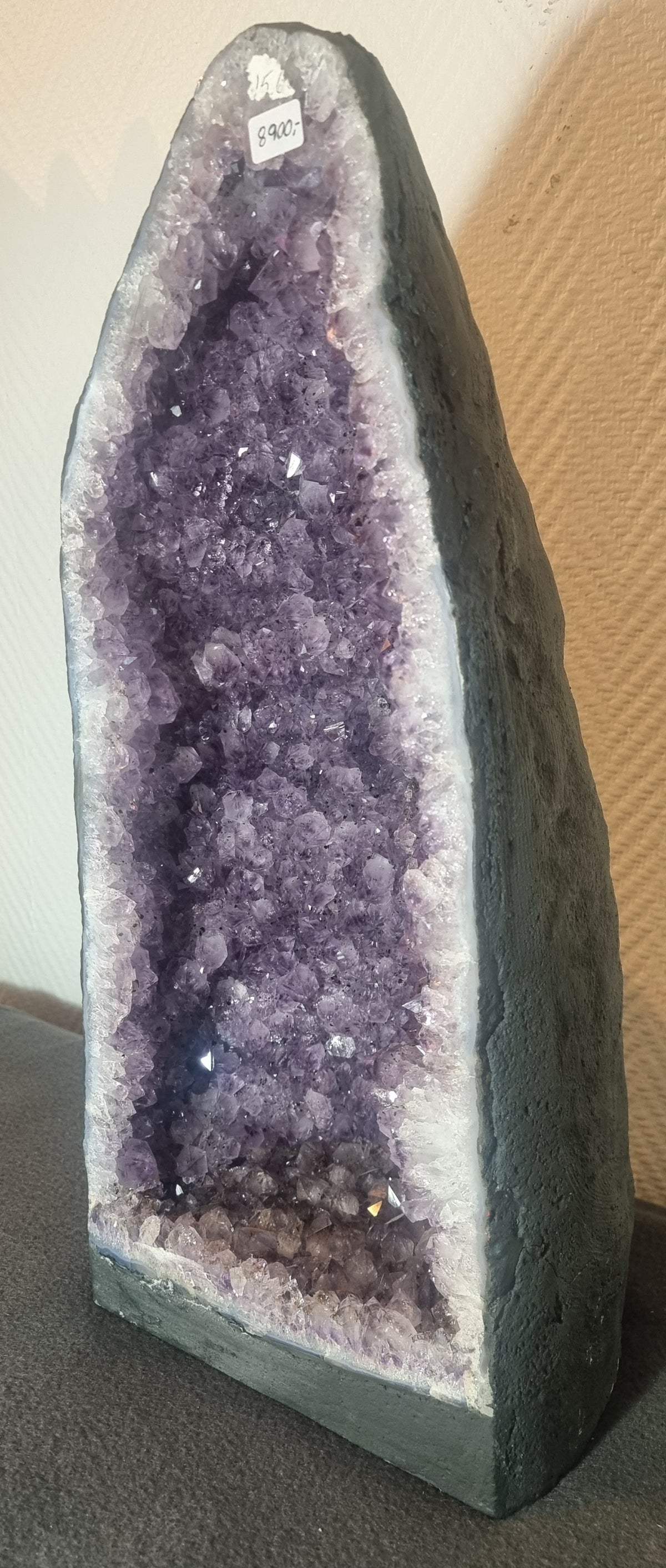 Ametystgrotte 15,6 kg. – bilde 3 av 4