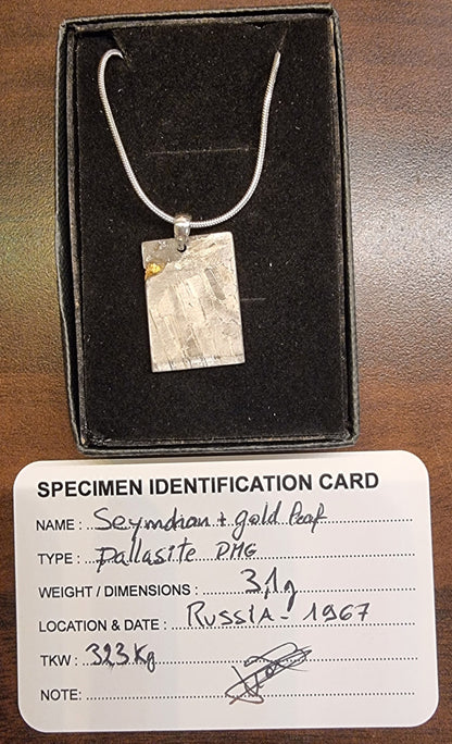 Seymchan meteorittsmykke – pallasitt med gullblad – 3,1 g