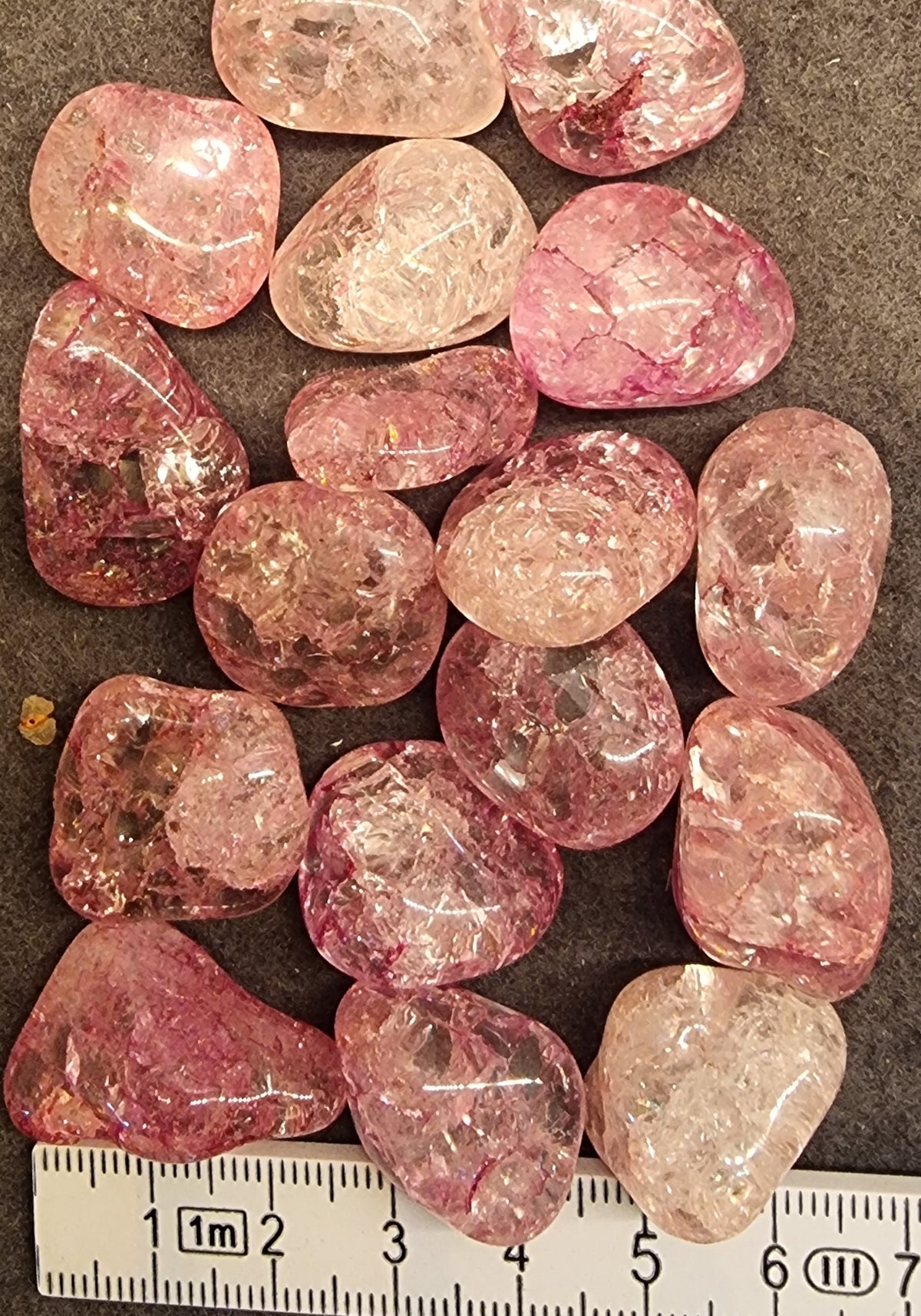 Rosa aurakvarts / Rose Aura Crackle Quartz – tromlet stein