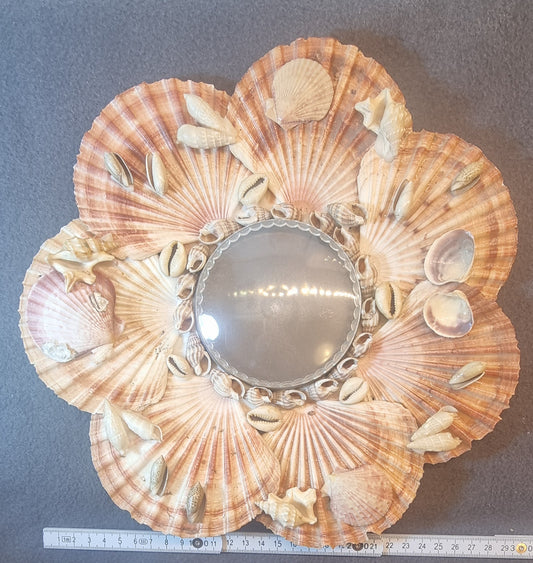 Bilderamme med ekte skjell – håndlaget – ca. 30 cm