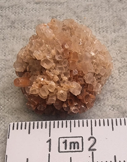 Aragonitt – krystallgruppe fra Marokko