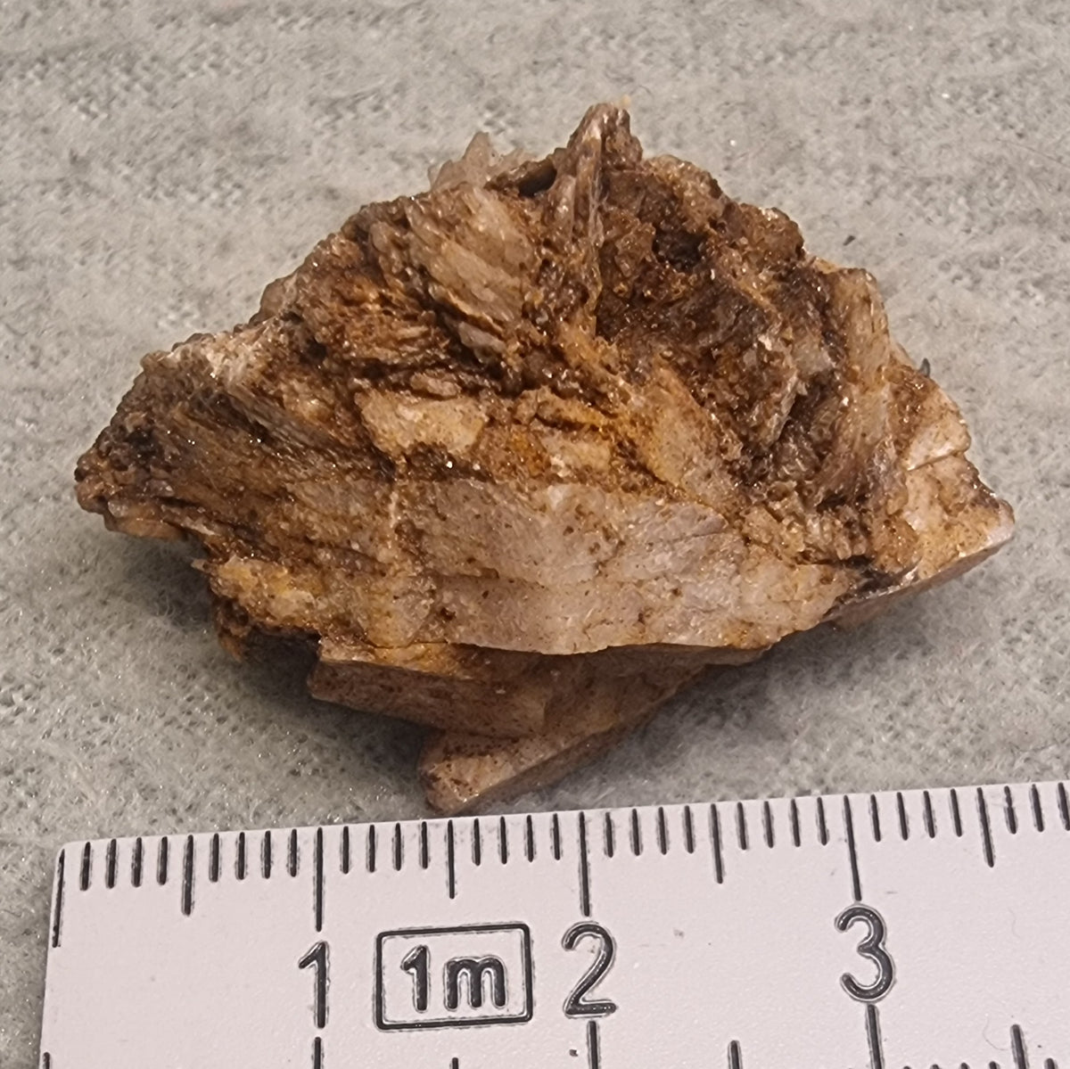 Barytt – Hellas – naturlig krystallgruppe