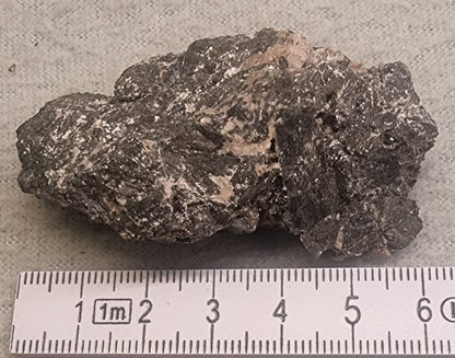 Vesuvianitt – Váhcanjokh, Gråtådalen, Beiarn, Nordland