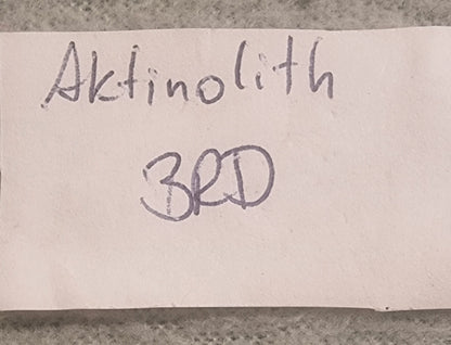 Aktinolitt – rå mineralprøve – BRD