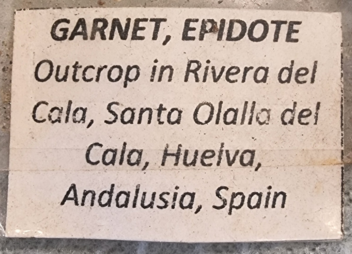 💎 Granat med epidot – Huelva, Spania