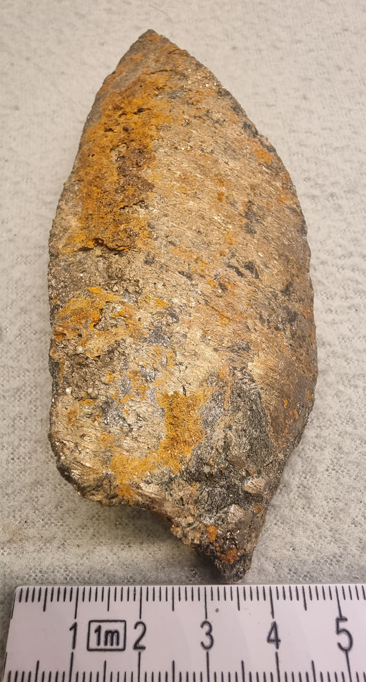 Bronzitt – stor rå mineralprøve