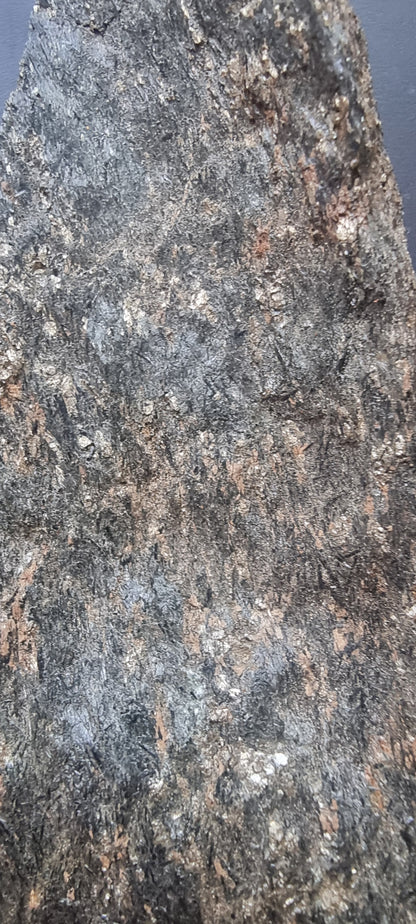 Bronzitt – stor rå mineralprøve