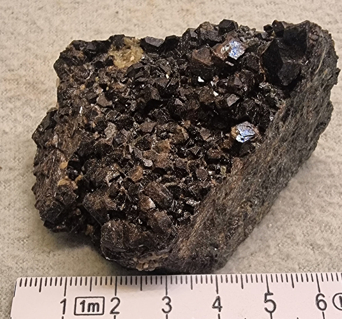 🪨 Grossular – Stoa, Arendal, Norge
