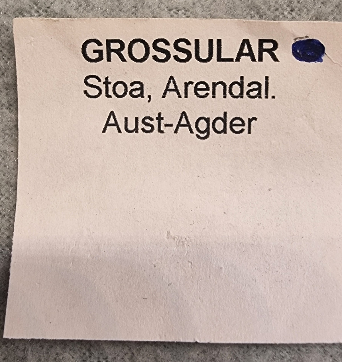 🪨 Grossular – Stoa, Arendal, Norge