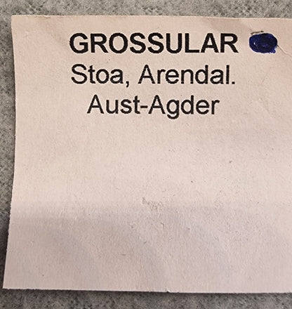 🪨 Grossular – Stoa, Arendal, Norge