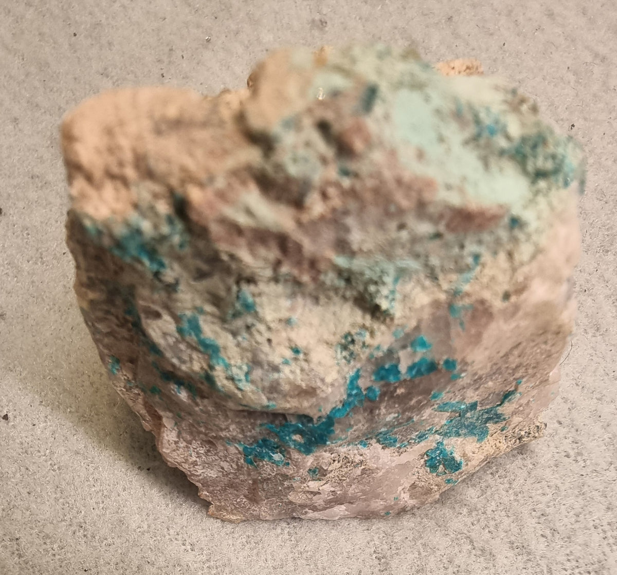 DIOPTAS – OMAUE MINE, KAOKOVELD, NAMIBIA