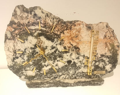 NATURSTEINSKLOKKE MED TERMOMETER – GARDERFJELLET