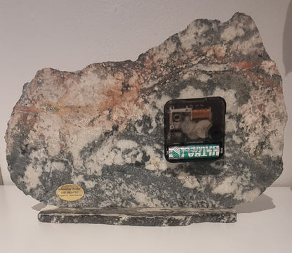 NATURSTEINSKLOKKE MED TERMOMETER – GARDERFJELLET
