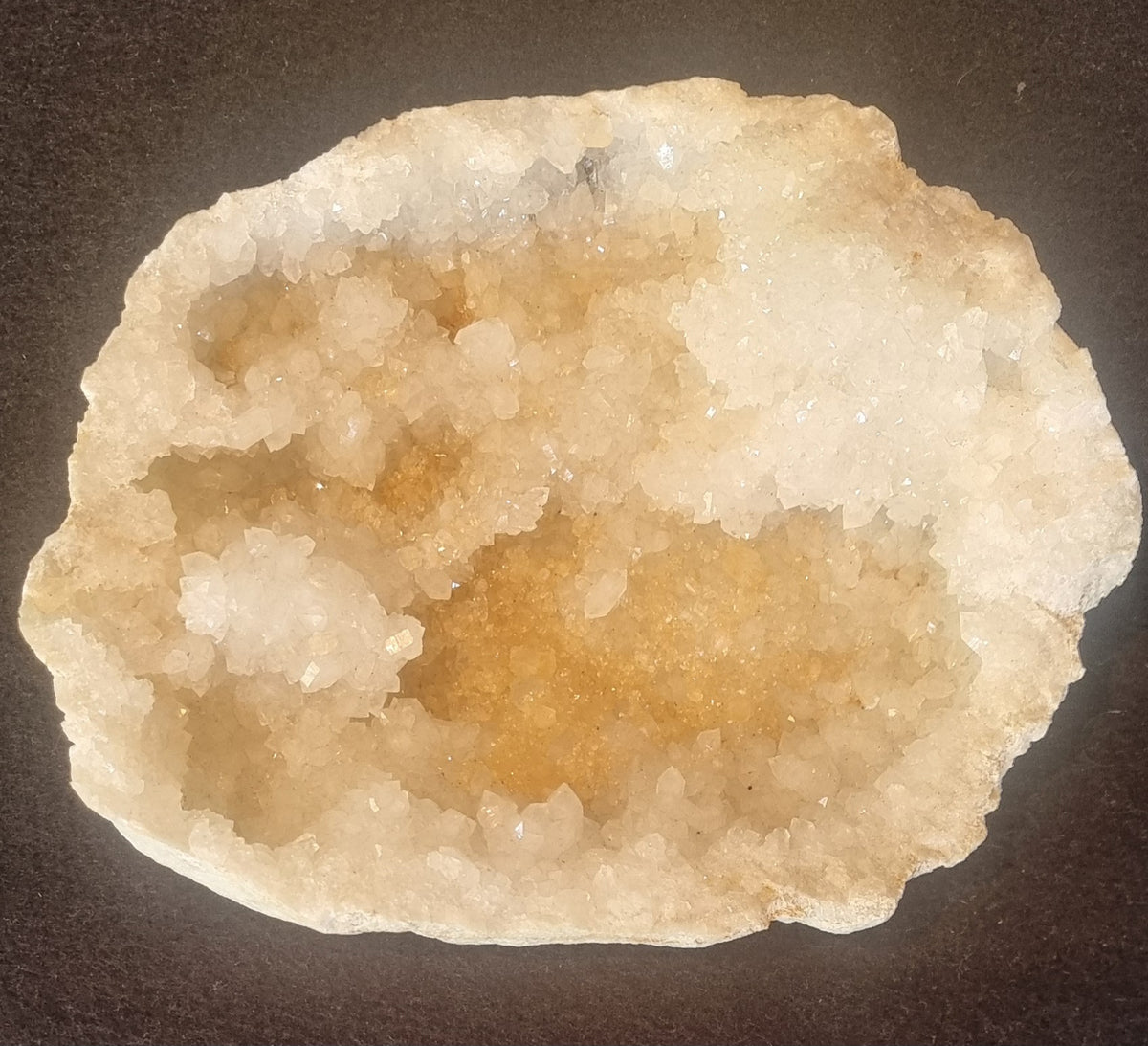 STOR KALSITTGEODE – CA. 19 × 15 CM