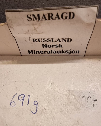 SMARAGD I GLIMMERRIK MATRISE – RUSSLAND