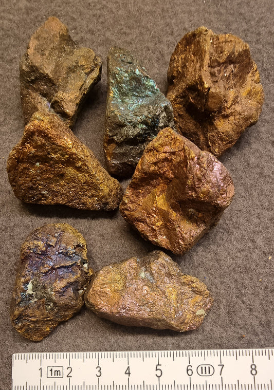 PÅFUGLSTEIN – IRISERENDE KOBBERMINERAL – 2–5 CM