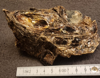 Biotitt – stor glimmerkrystall