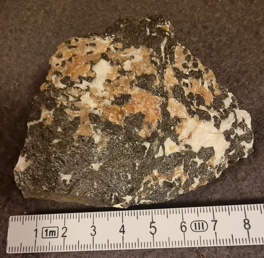Franklinitt med fluorescerende willemitt – Franklin Mine, New Jersey
