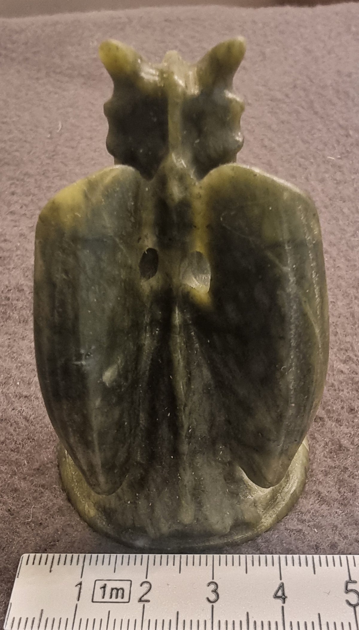 Grønn jade – håndskåret dragefigur