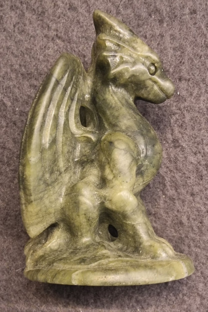 Grønn jade – håndskåret dragefigur