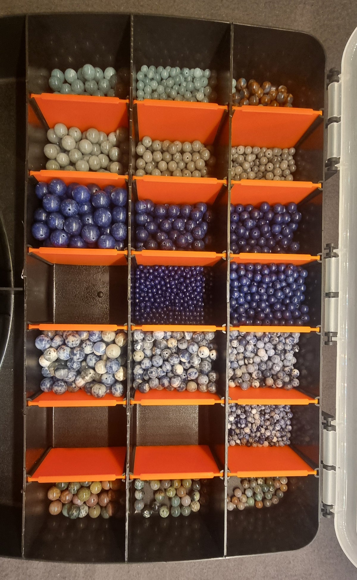 Steinperler til smykkelaging – blå kalsedon, lapis lazuli, sodalitt og indisk agat