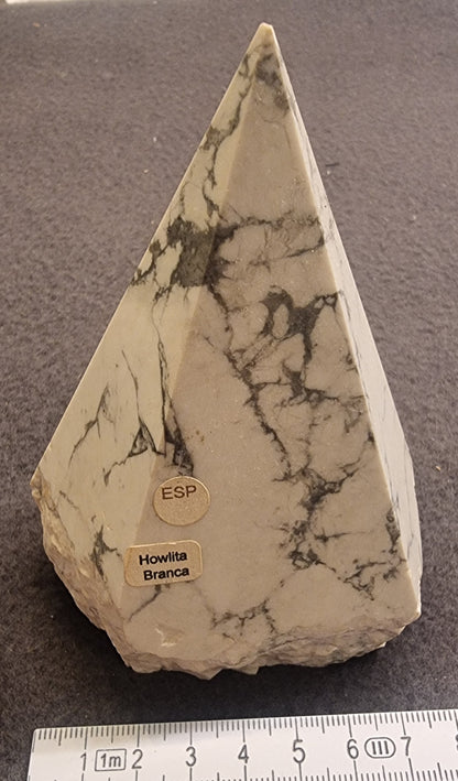 Howlitt – stor polert spiss med rå base – ca. 11,5 cm