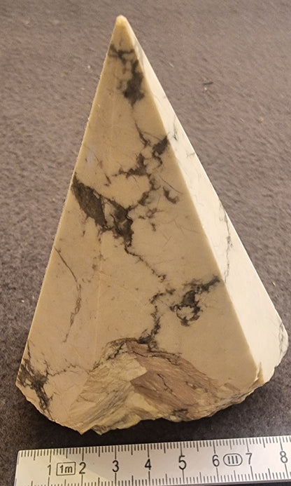 Howlitt – stor polert spiss med rå base – ca. 11,5 cm