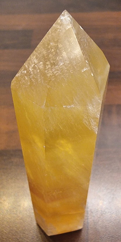 Honningkalsitt tårn – ca. 11 cm