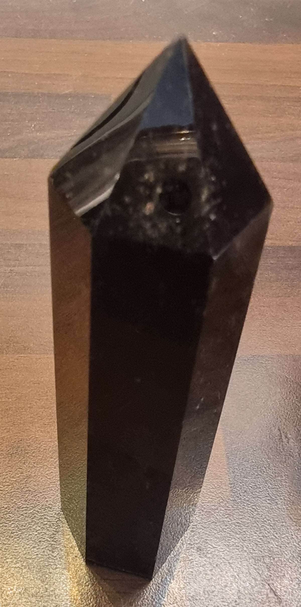 Svart obsidian tårn – ca. 10–11 cm