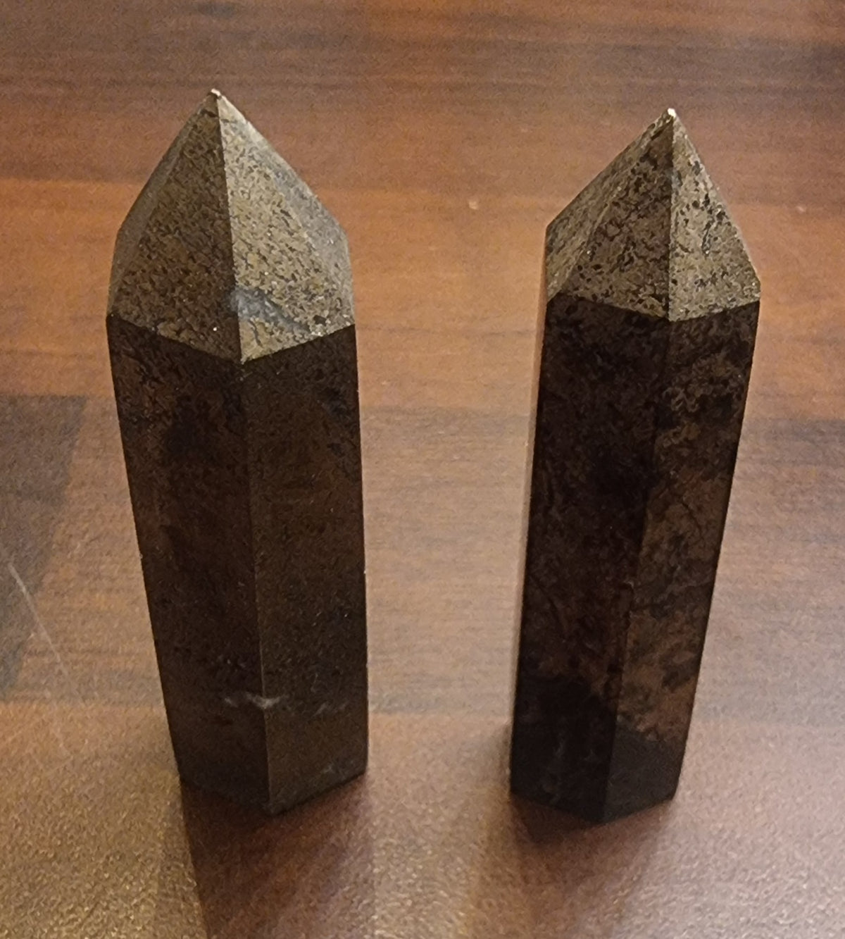 Pyritt tårn – ca. 5–6 cm