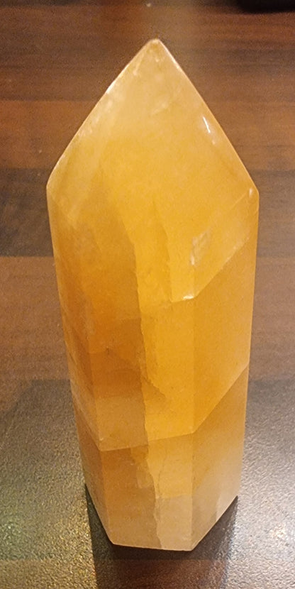 Honningkalsitt tårn – ca. 9 cm