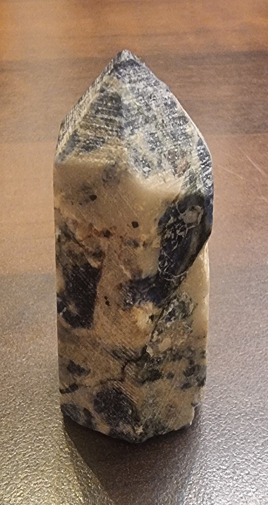 Sodalitt tårn – ca. 4–5 cm