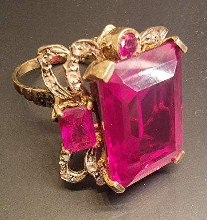 Rubin- og diamantring – ca. 14 ct rubin – 9K gull og sølv