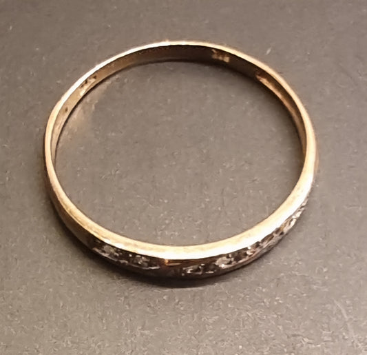 Vintage diamantring i 9 kt gull – ca. 0,04 ct