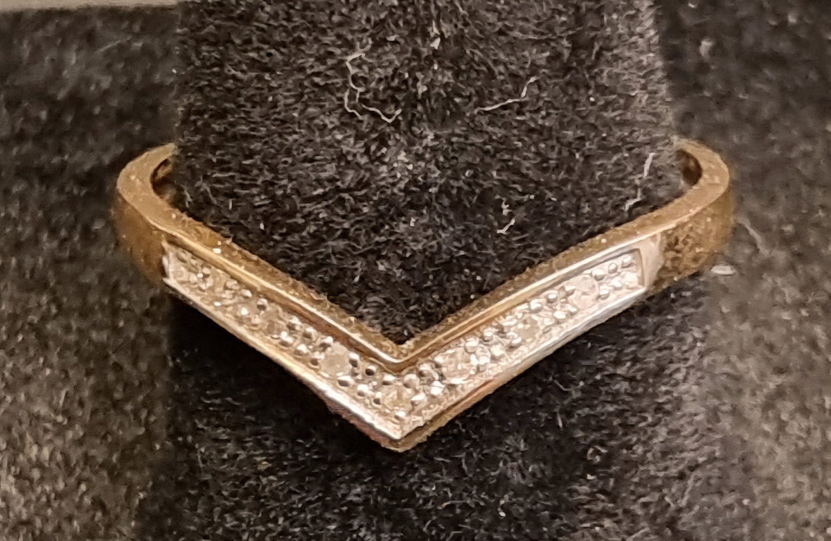 Vintage diamantring i 9 kt gull – V-ring – str. 53