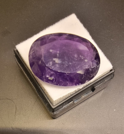 Stor naturlig ametyst – 23,05 ct – Deep Purple – IGI