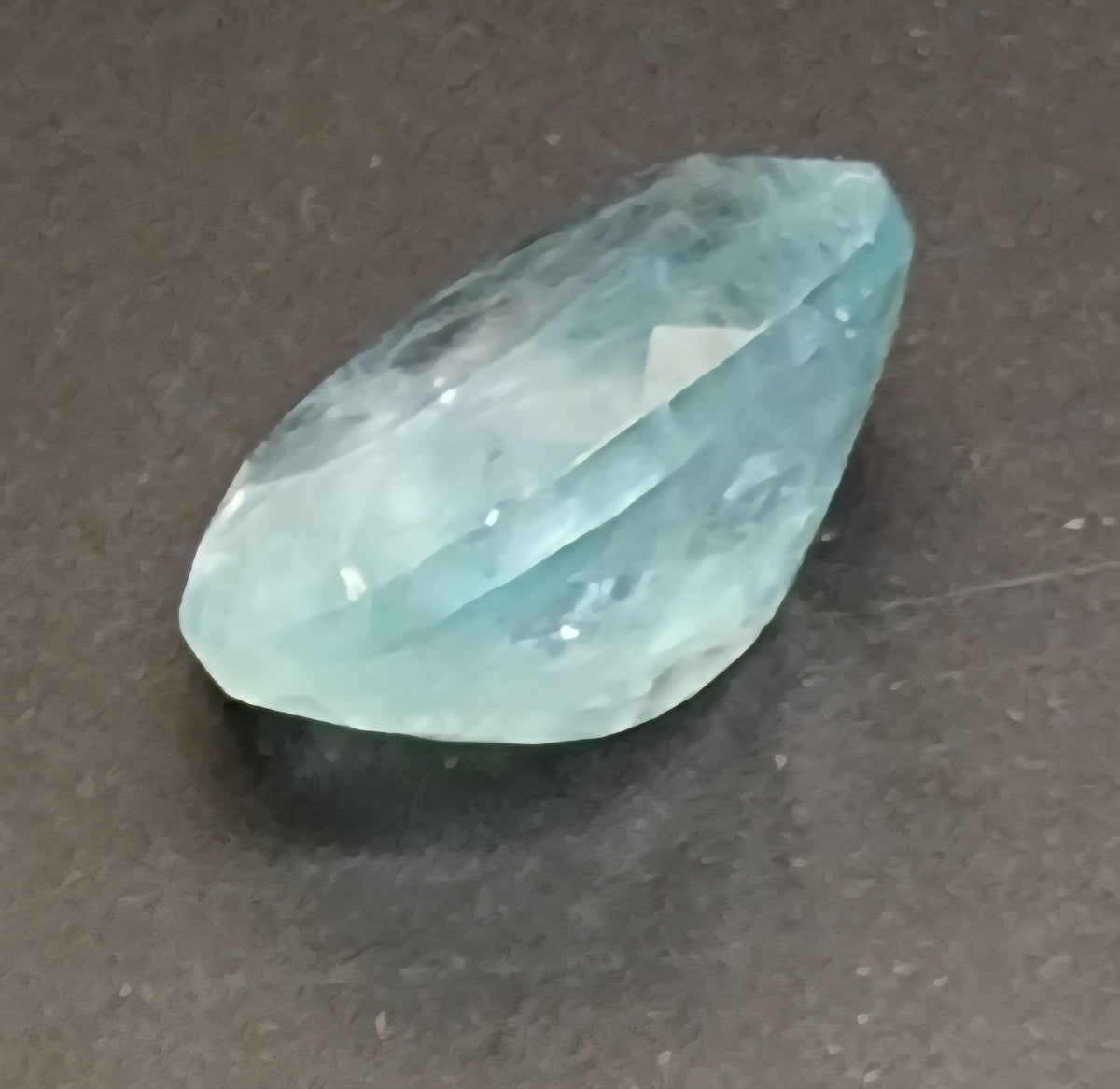 Naturlig grandidierite – 2,73 ct – IGI-sertifisert