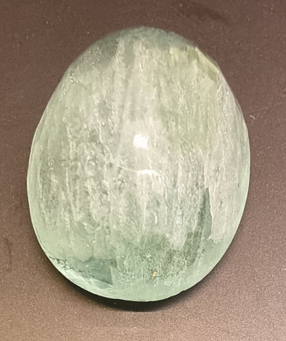 Naturlig gulgrønn fluoritt – 44,09 ct – IGI-sertifisert