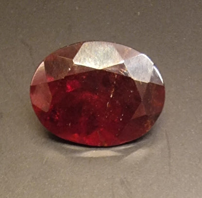 Naturlig spessartingranat – 8,07 ct – IGI-sertifisert