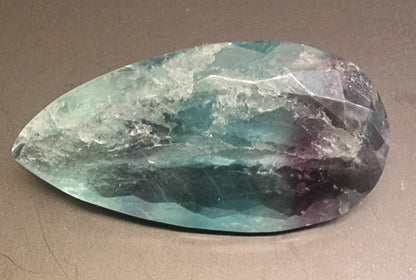 Naturlig grønn fluoritt – 47,65 ct – IGI-sertifisert