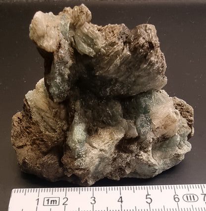 Grønn apofyllitt – naturlig mineralstykke fra India