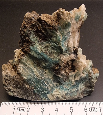 Grønn apofyllitt – naturlig mineralstykke fra India