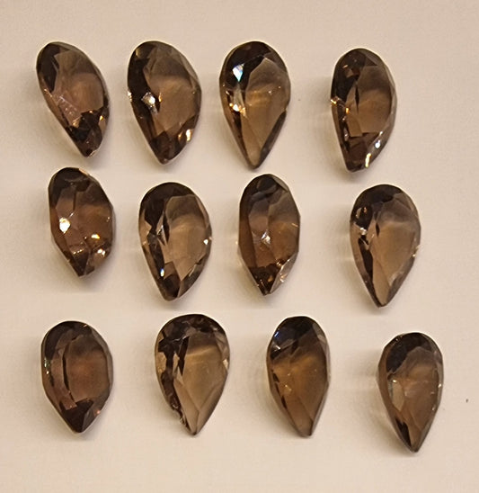 12 pæreslipte røykkvartser – 20,59 ct totalt