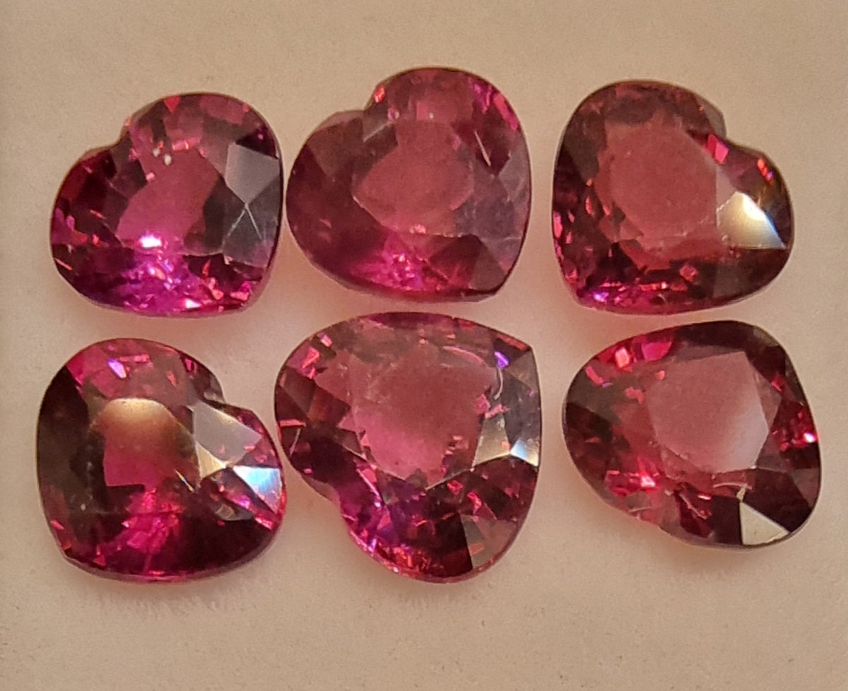 RHODOLITTGRANAT – 6 HJERTESLIPTE STEINER – 8,33 CT
